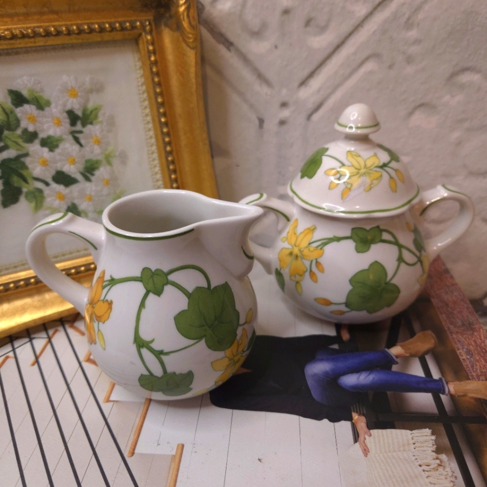 Floral Teapot and Creamer Set - Picture 2 of 16